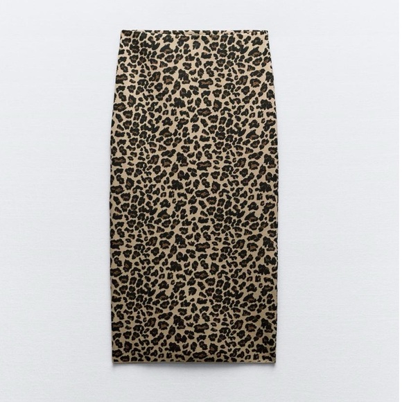 Zara Dresses & Skirts - NWT ZARA Animal Print Stretch Knit Skirt